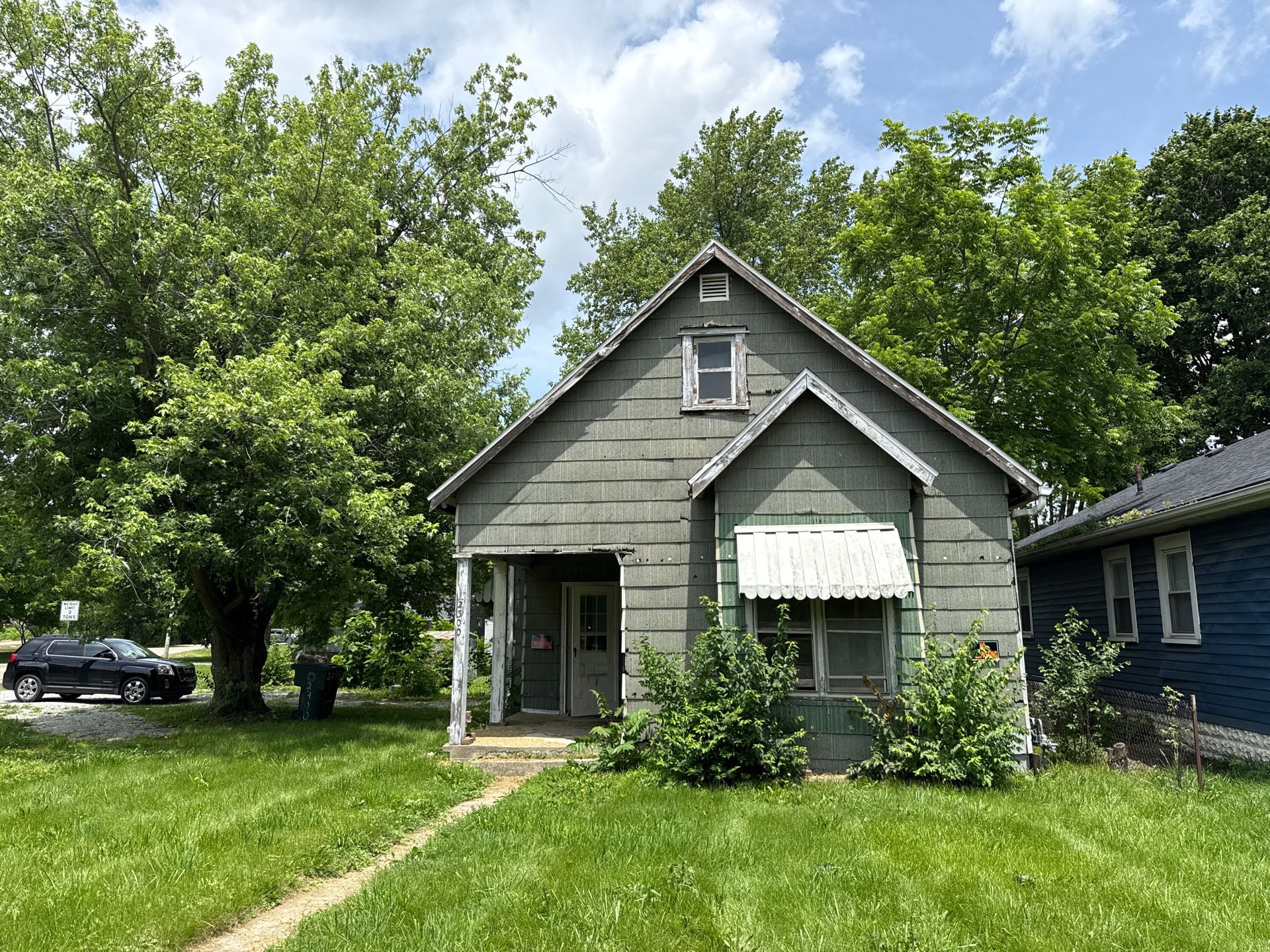 2300 E Memorial Dr